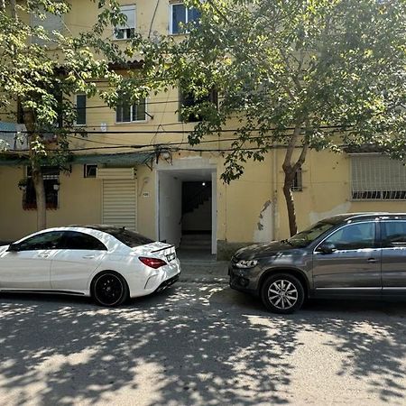 Host Apartament Elio Tiranë Ngoại thất bức ảnh