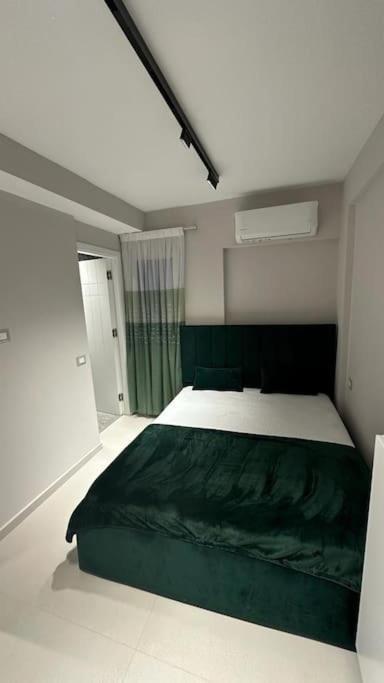 Host Apartament Elio Tiranë Ngoại thất bức ảnh