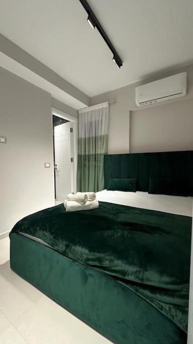 Host Apartament Elio Tiranë Ngoại thất bức ảnh